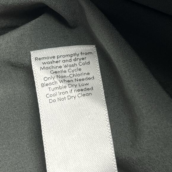 Athleta Women's Gray/Black Striped Ascender Running Shorts Size 6 Pockets - Picture 8 of 12